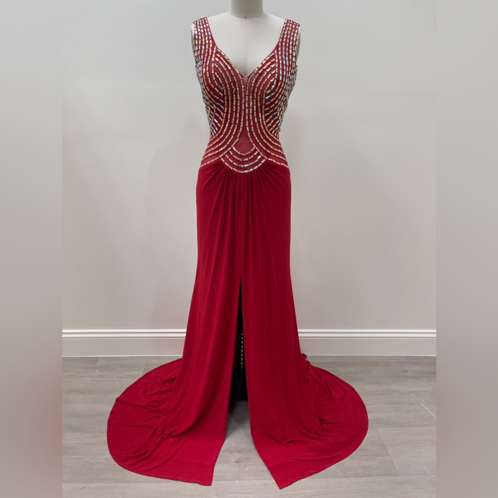 ELEGANT RED BACK LOW CUT DRESS